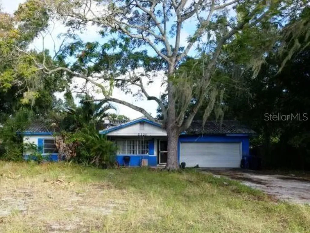 2221 Calexico Way S St Petersburg FL 33712
