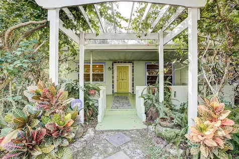 2998 Oak Street Sarasota FL 34237