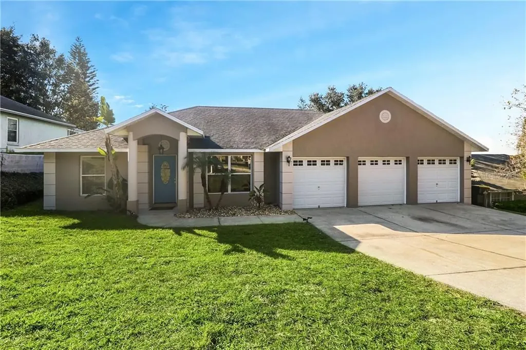 208 Bloxam Avenue Clermont FL 34711