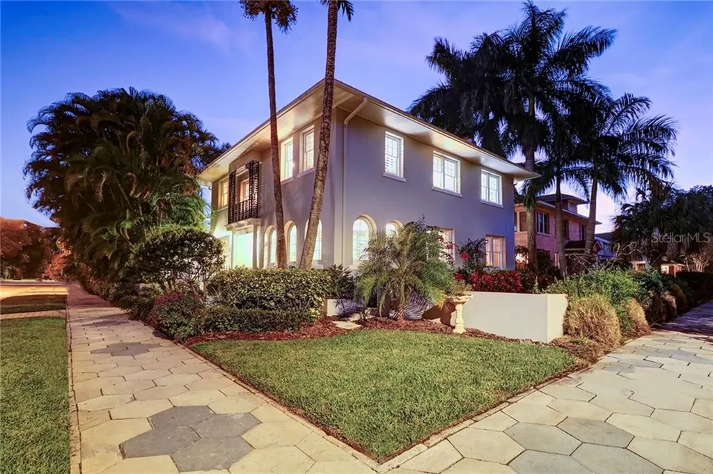 1830 Cherry Street NE St Petersburg FL 33704