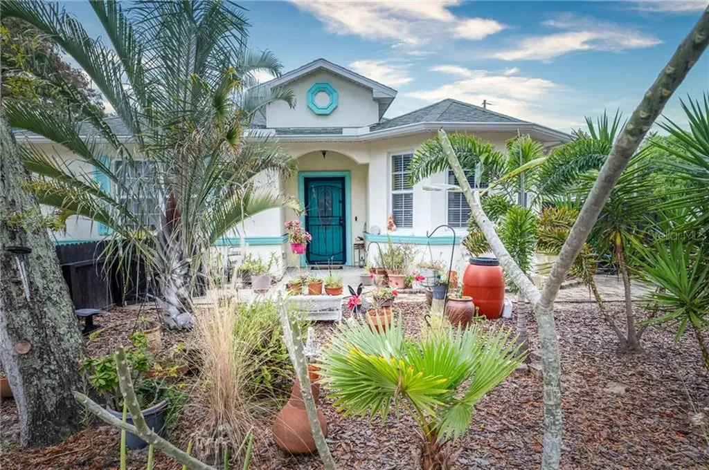1046 27th Street N St Petersburg FL 33713