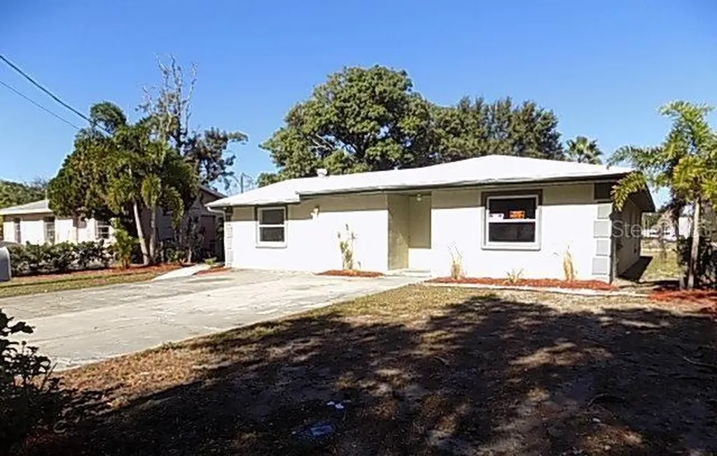 132 10th Avenue W Bradenton FL 34205
