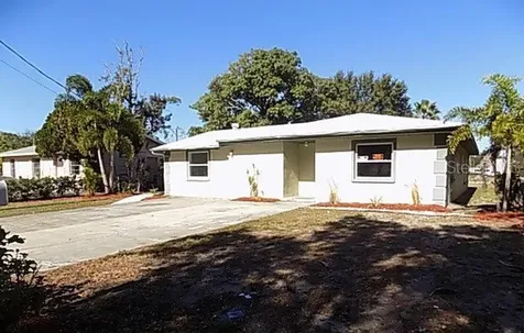 132 10th Avenue W Bradenton FL 34205