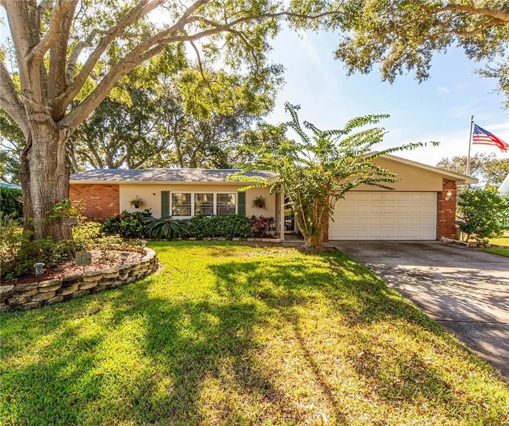2109 University Drive S Clearwater FL 33764