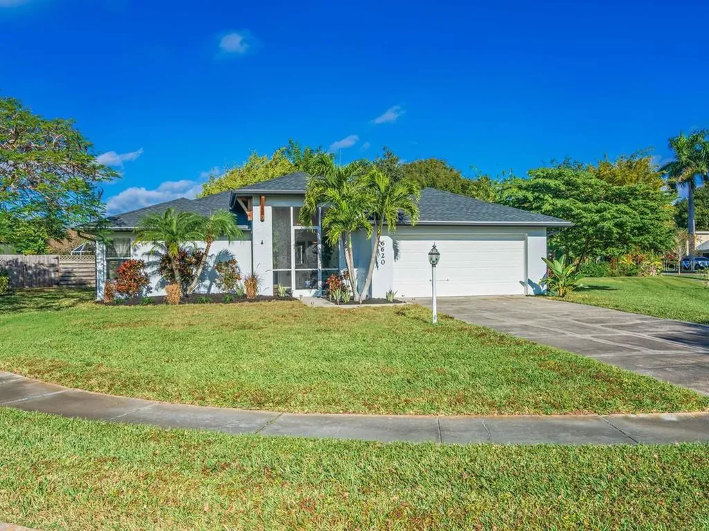 6620 Waterford Lane Sarasota FL 34238