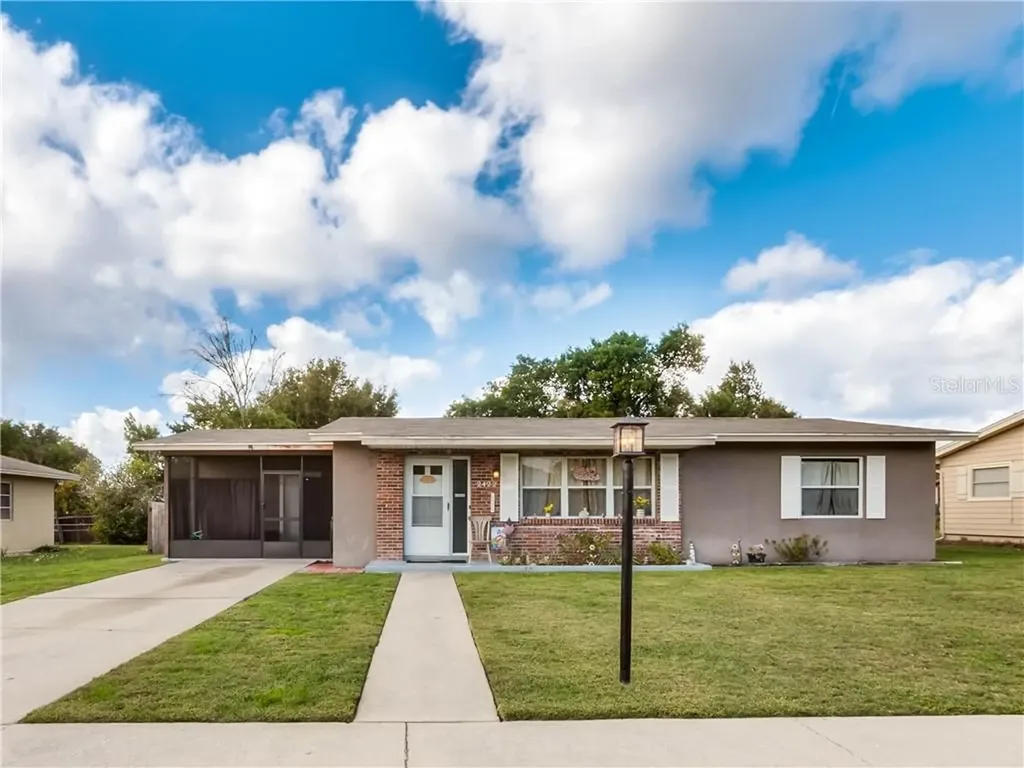 2422 Evergreen Avenue Deltona FL 32738
