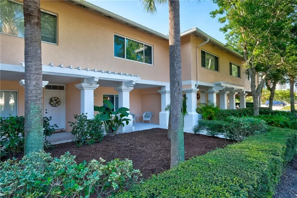 606 Cohen Way Sarasota FL 34236