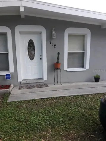 712 W Country Club Drive Tampa FL 33612
