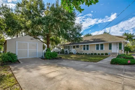 16140 Lake Saunders Drive Tavares FL 32778