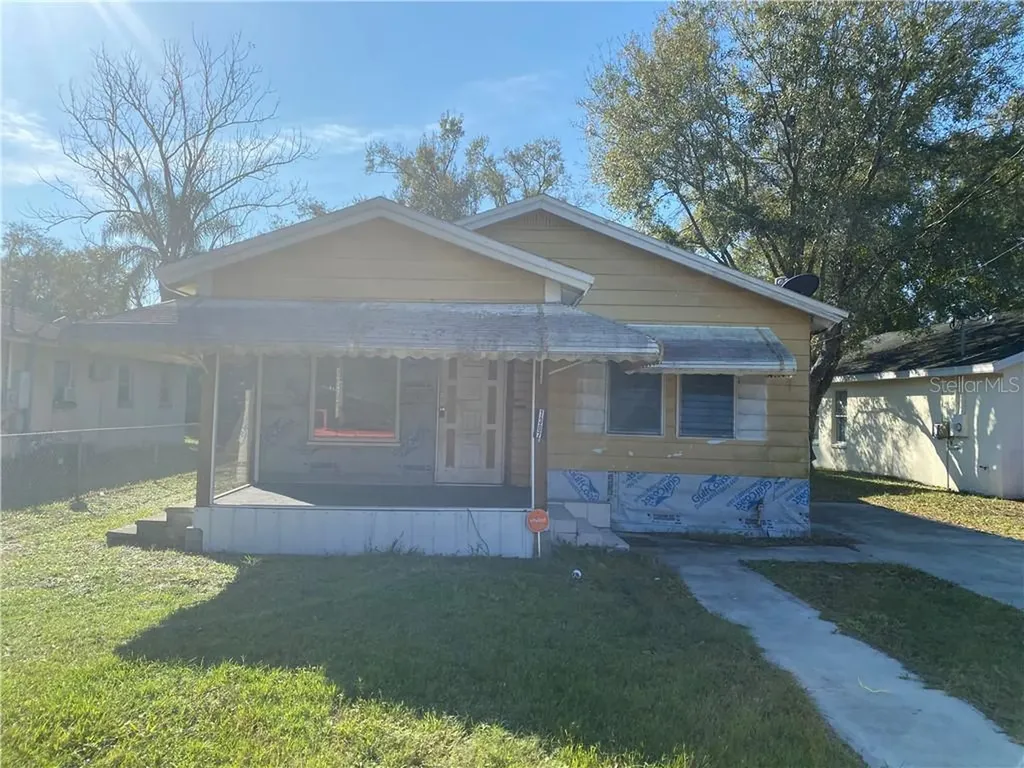 1307 E Church Street Plant City FL 33563