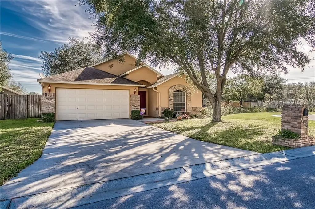 1404 Orange Moss Court Plant City FL 33563