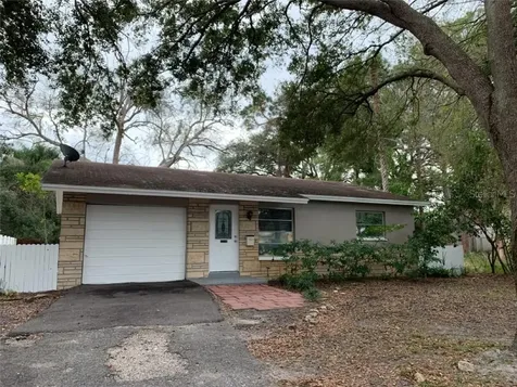 163 SE Lincoln Circle N St Petersburg FL 33703