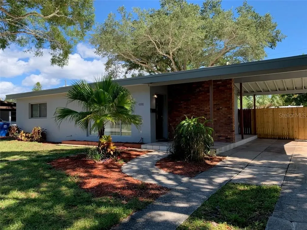 4398 Neptune Drive SE St Petersburg FL 33705