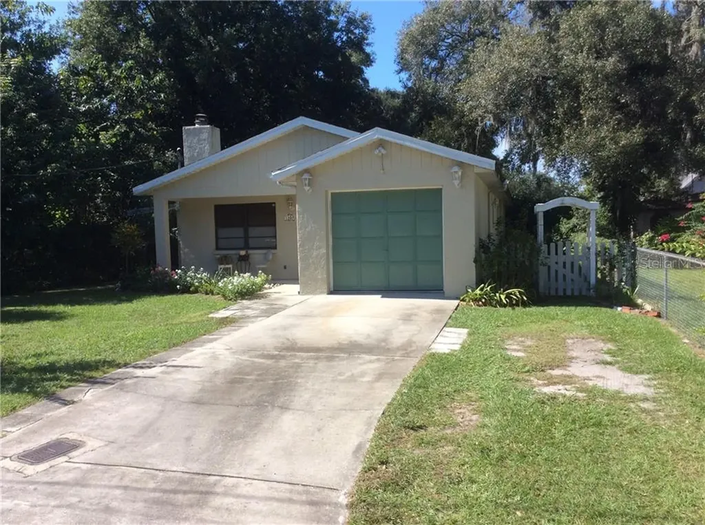 1207 N Orange Street Plant City FL 33563
