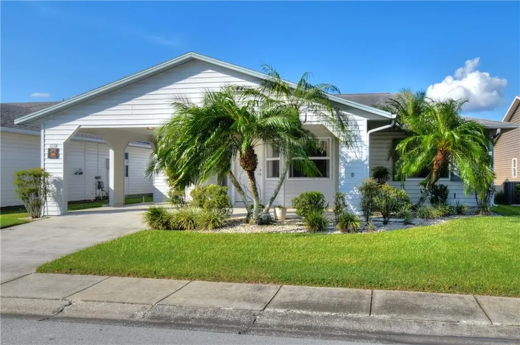 1945 Prairie Dunes Circle N Lakeland FL 33810