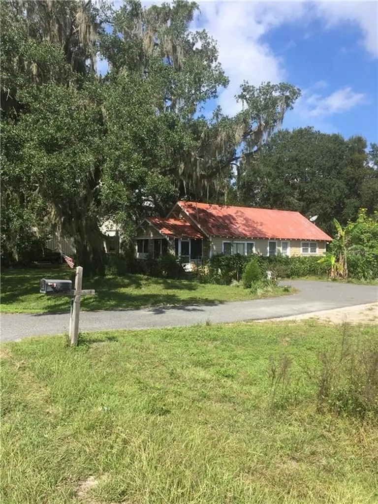2212 W Main Street Leesburg FL 34748