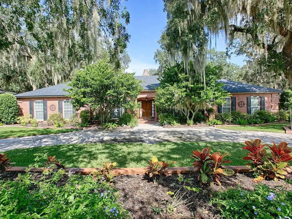 1004 Lee Lane Leesburg FL 34748