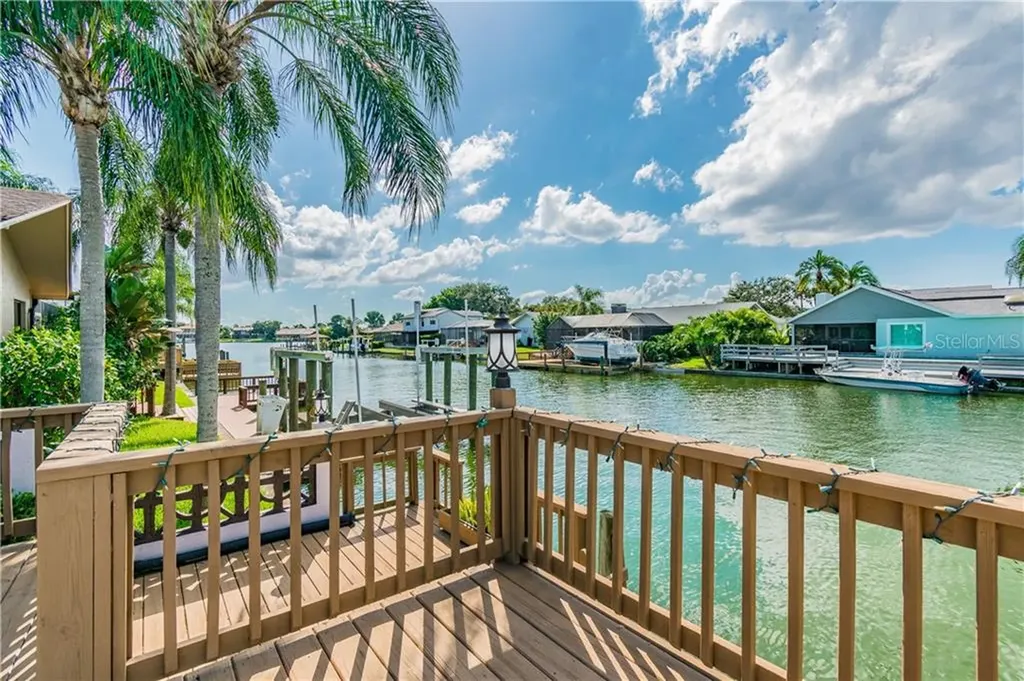 5812 Galleon Way Tampa FL 33615