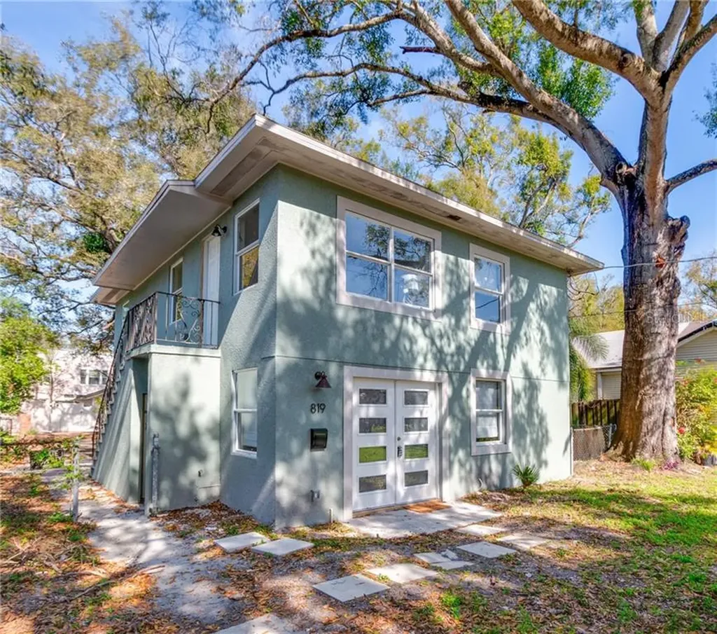 819 W Coral Street Tampa FL 33602