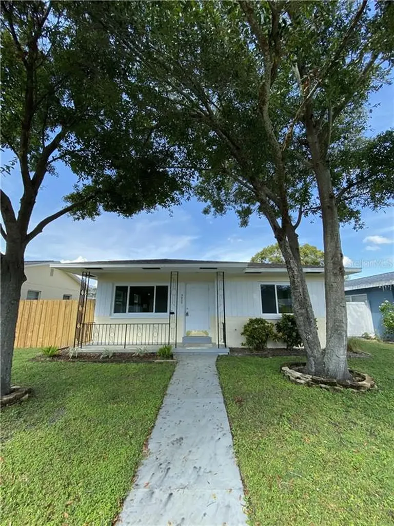 5435 Burlington Avenue N St Petersburg FL 33710