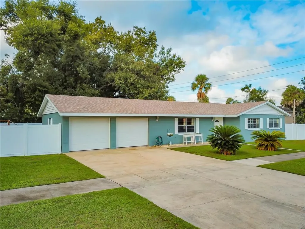 628 E Orange Avenue Eustis FL 32726