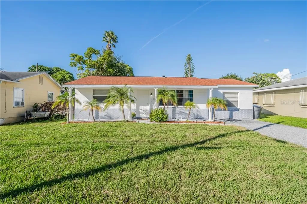201 85th Avenue N St Petersburg FL 33702