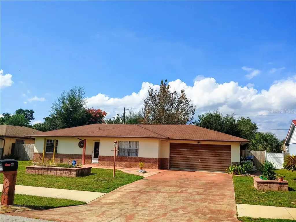 856 Mckenny Avenue Deltona FL 32725
