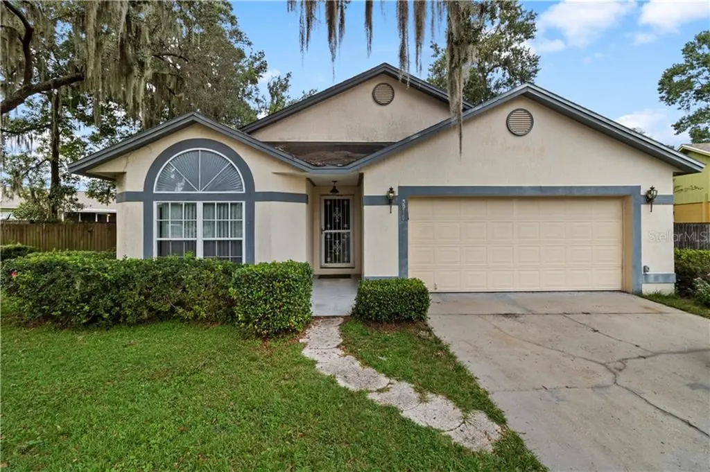 3910 Creek Woods Drive Plant City FL 33563