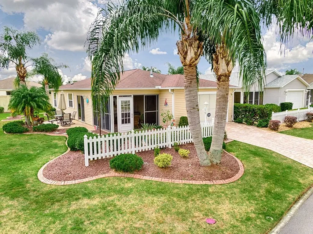 2306 Pine Ridge Street The Villages FL 32162