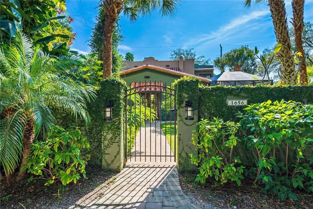 1656 Wisconsin Lane Sarasota FL 34239