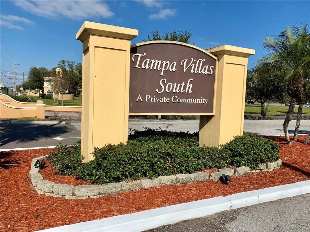 4527 La Carmen Court Tampa FL 33611