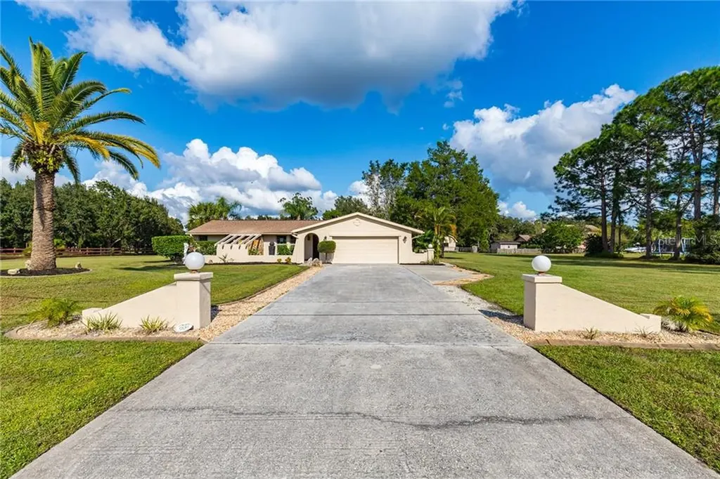 1830 Mackintosh Boulevard Nokomis FL 34275