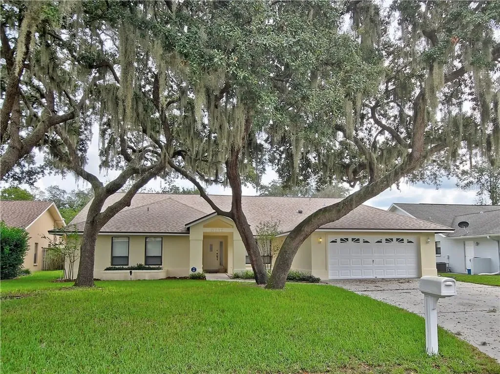 3212 Pine Club Drive Plant City FL 33566