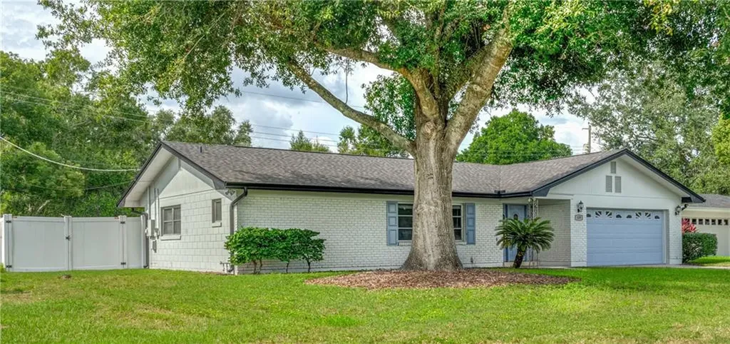 109 Holmes Place Winter Haven FL 33884