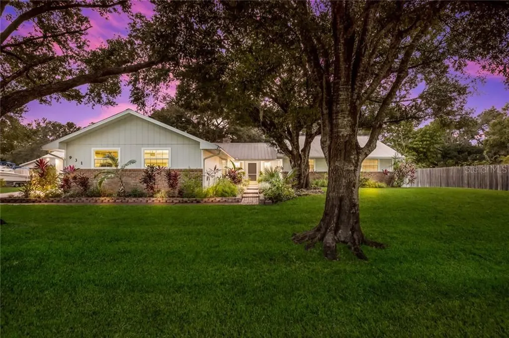 931 Tangled Oaks Drive Sarasota FL 34232