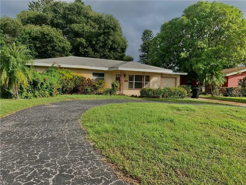 6272 12th Street S St Petersburg FL 33705