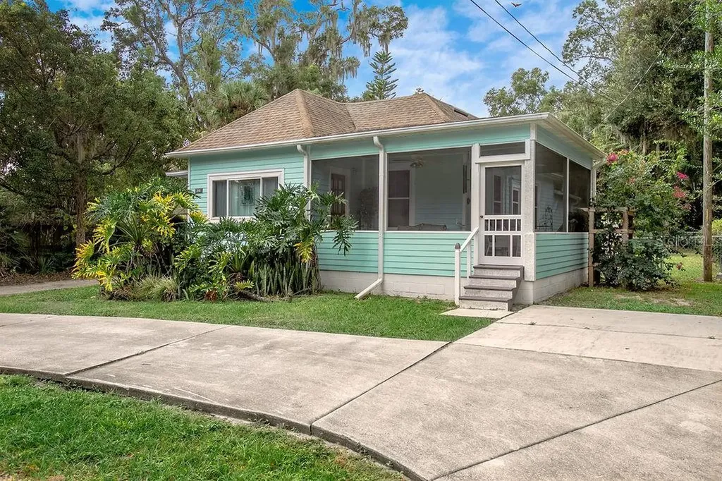 310 N Stone Street Deland FL 32720