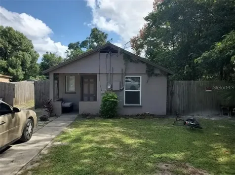1211 S Delaware Avenue Deland FL 32720