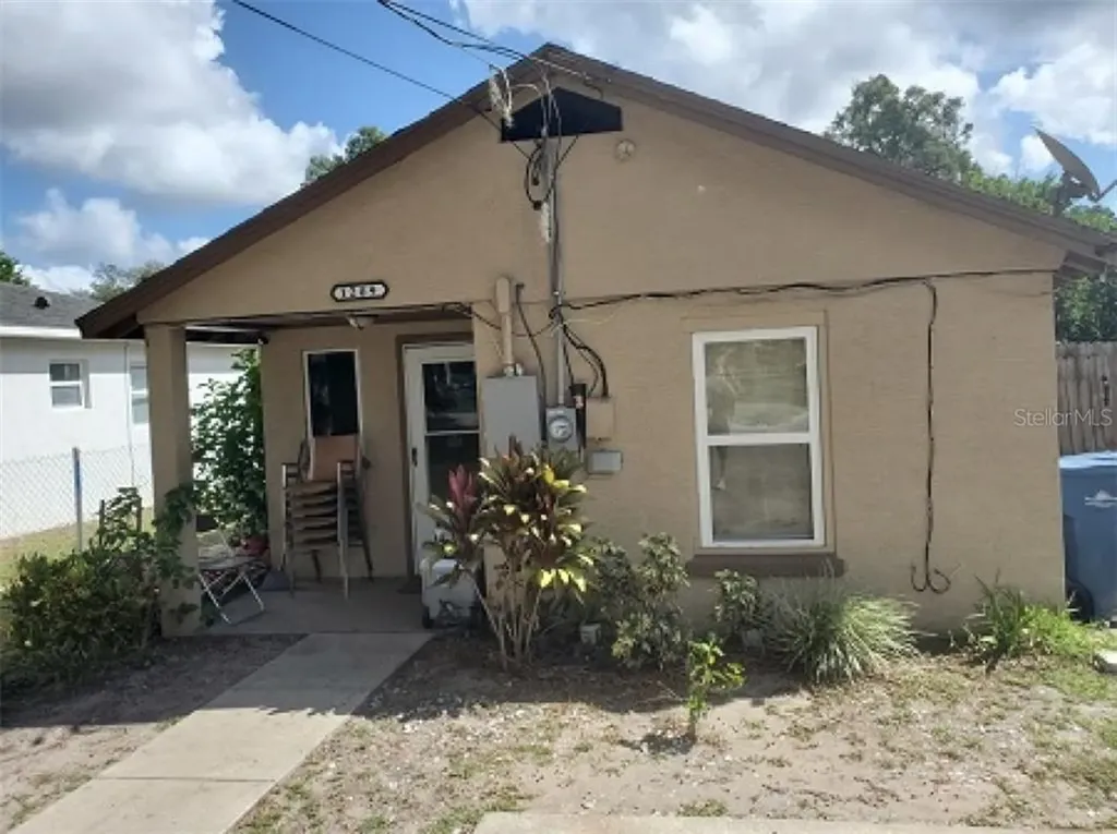 1209 S Delaware Avenue Deland FL 32720