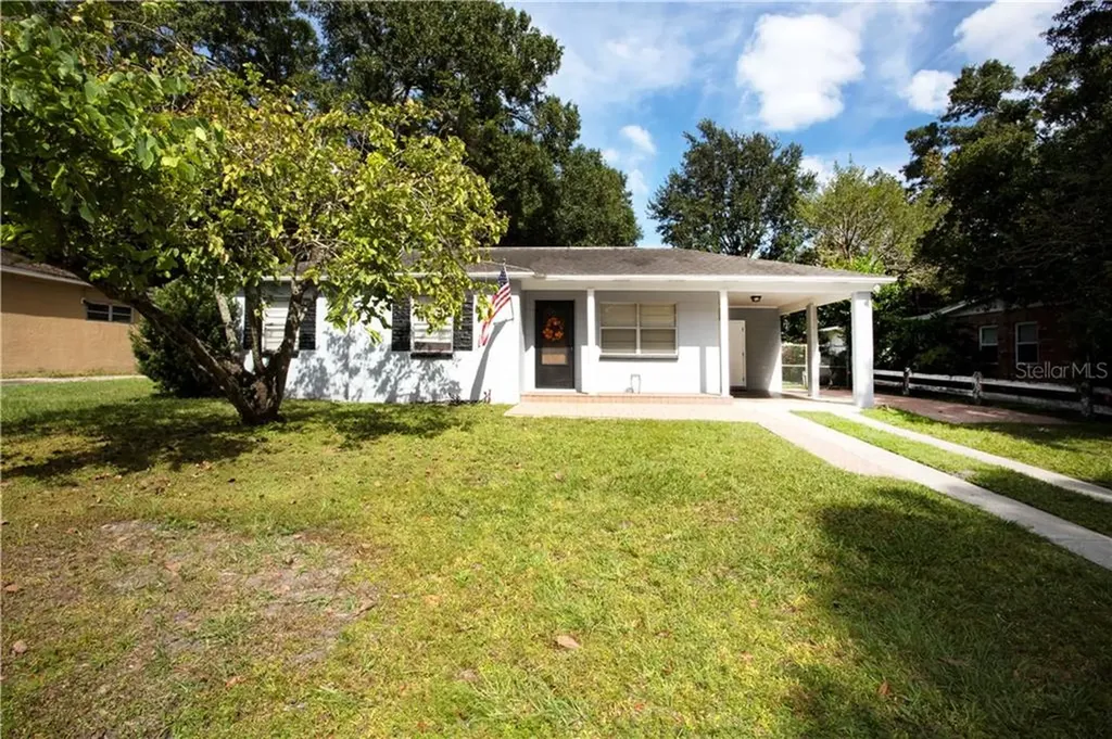 1703 W Johnston Avenue Tampa FL 33603