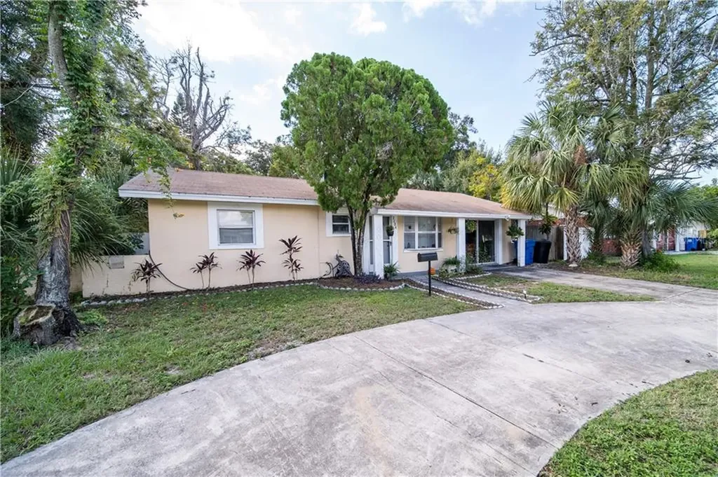 2124 63rd Avenue S St Petersburg FL 33712