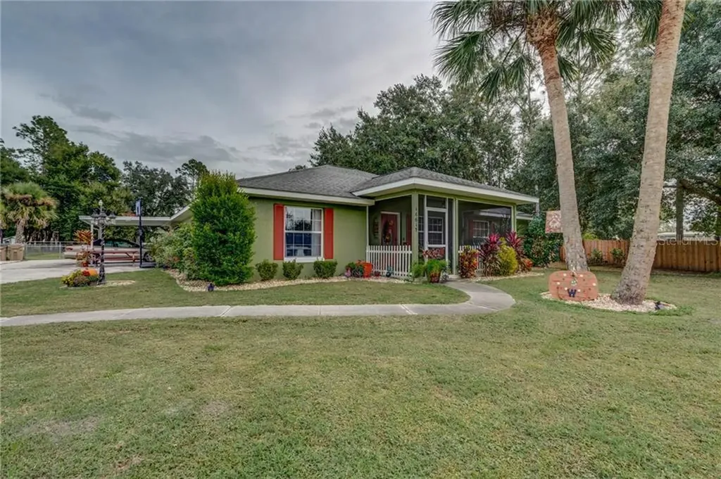 16615 Lake Smith Road Umatilla FL 32784