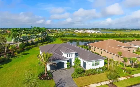 8901 Artisan Way Sarasota FL 34240