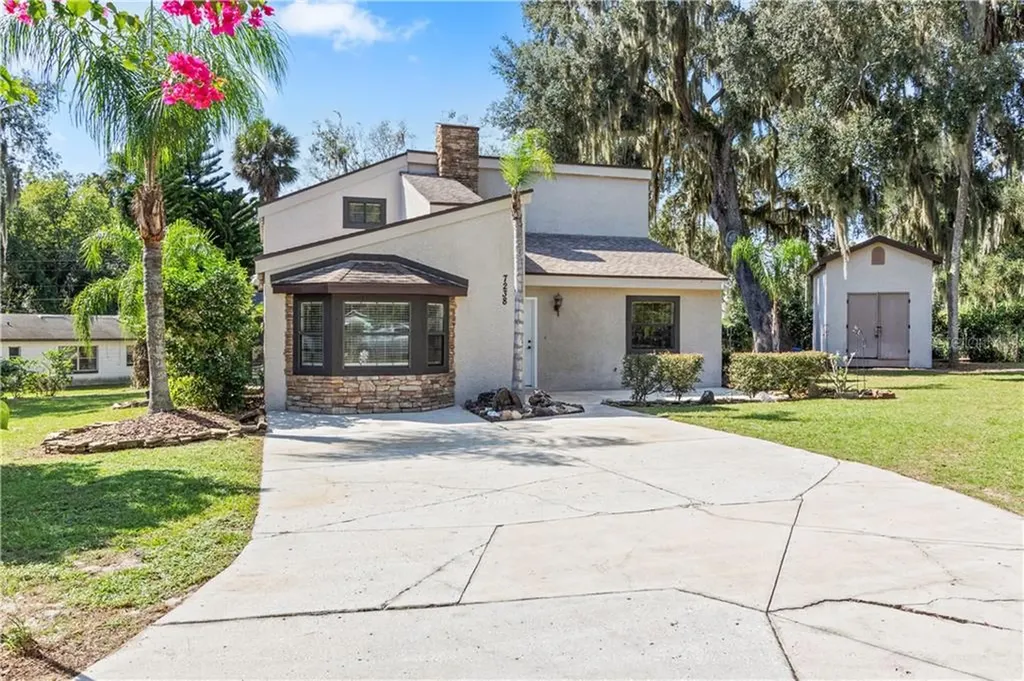 7238 Hillcrest Street Leesburg FL 34748