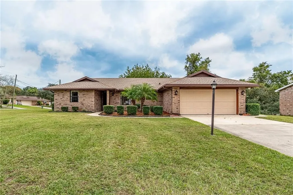 697 Gainsboro Street Deltona FL 32725