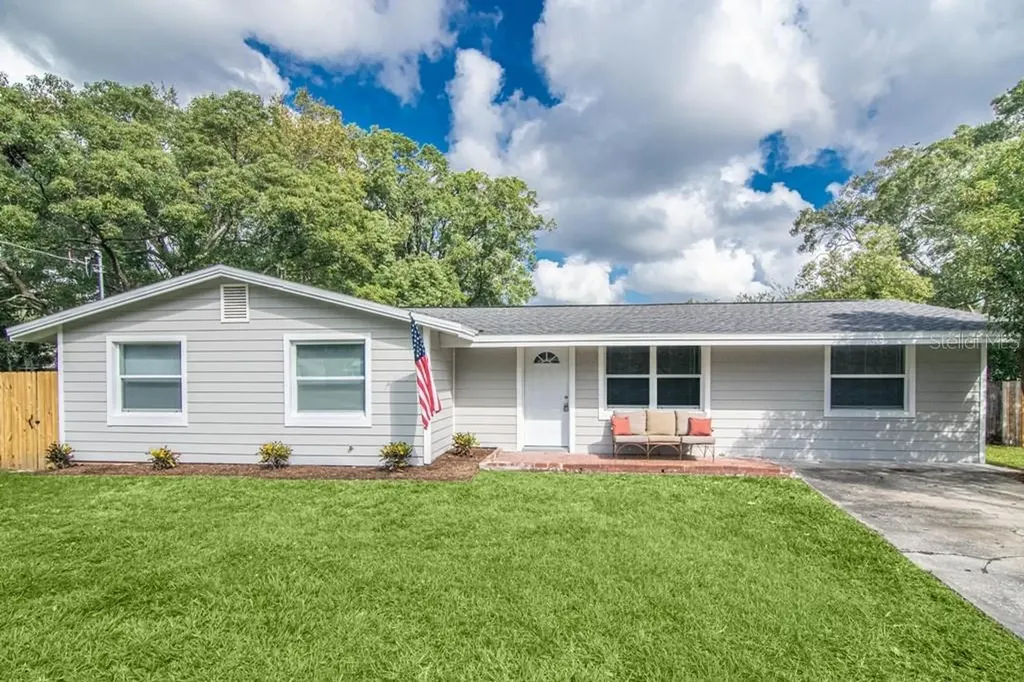 1506 E Young Street Plant City FL 33563