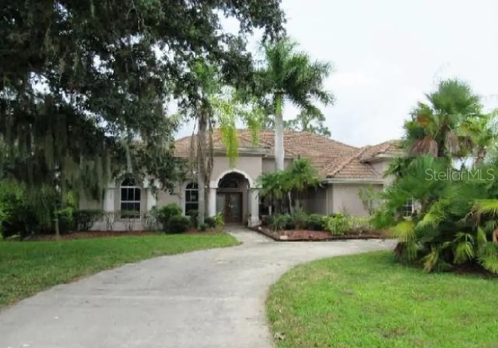 10072 Cherry Hills Avenue Circle Bradenton FL 34202