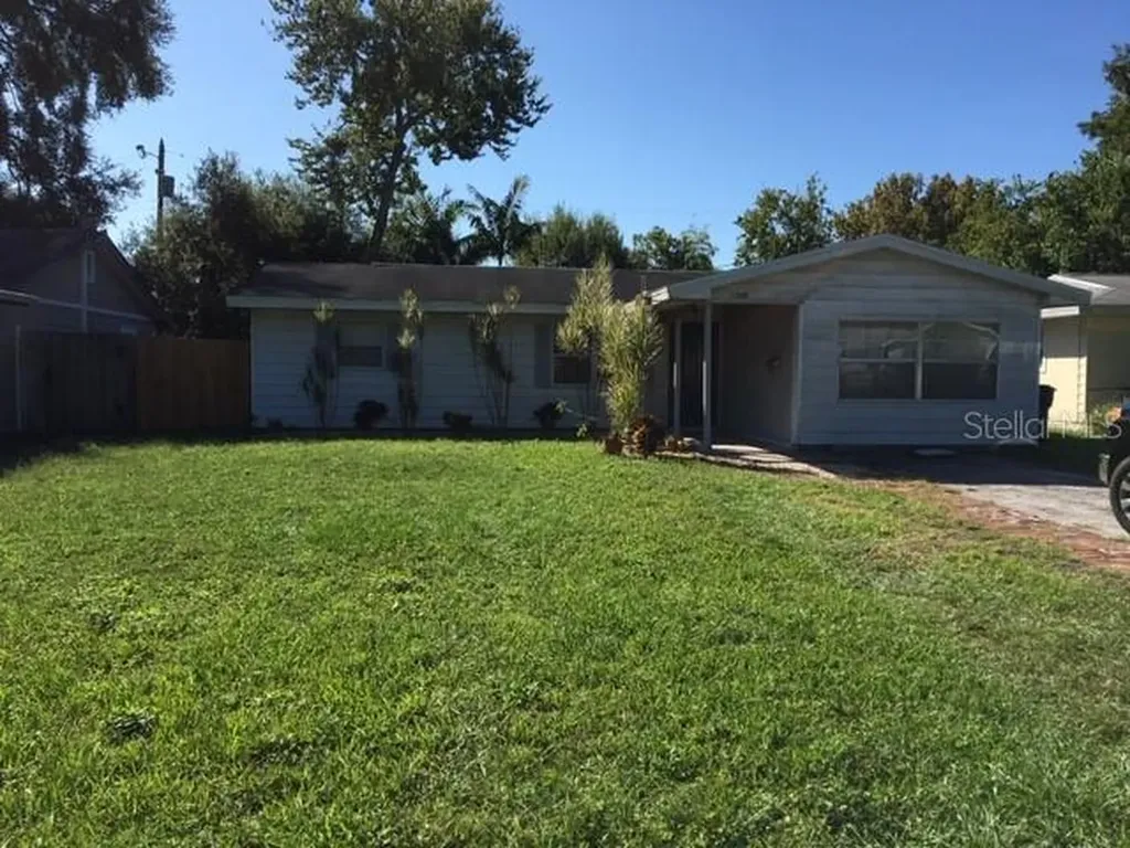 1728 26th Avenue N St Petersburg FL 33713