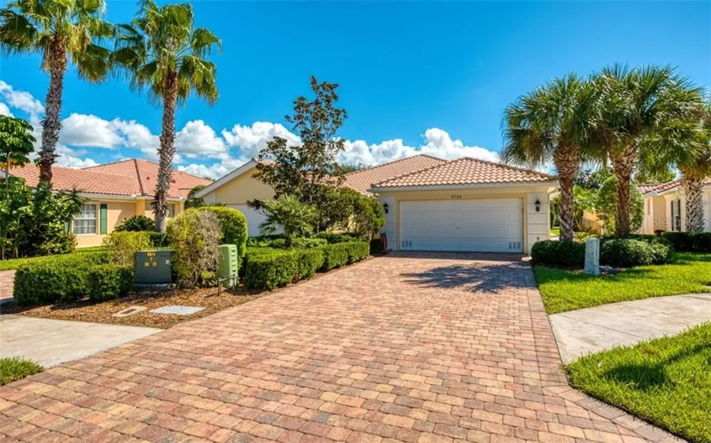 5734 Tristino Lane Sarasota FL 34238