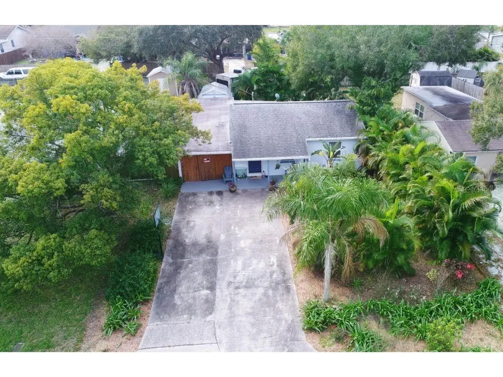 138 41st Avenue NE St Petersburg FL 33703